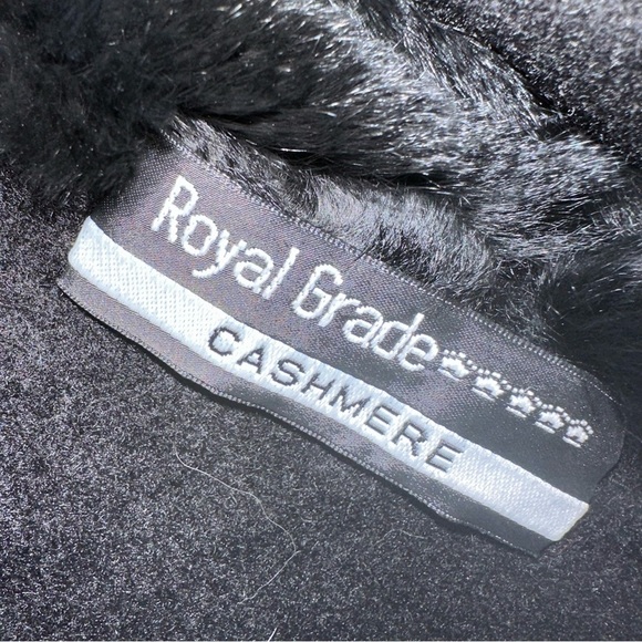 GORSKI NWT Fur Cashmere Paisley Black Reversible Cape - Picture 5 of 11